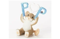 Holding Pop Mouse